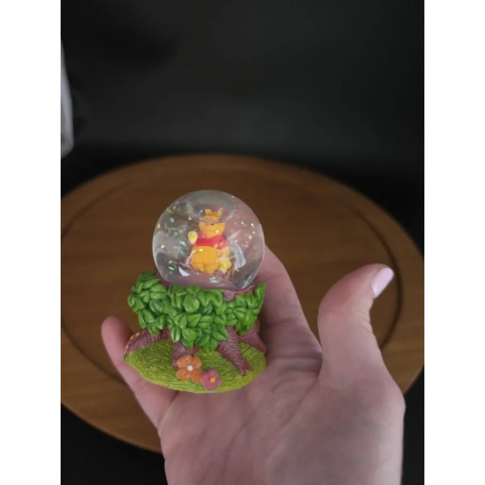 Vintage Disney Winnie The Pooh With Honey on Hands‎ Mini Snow Globe